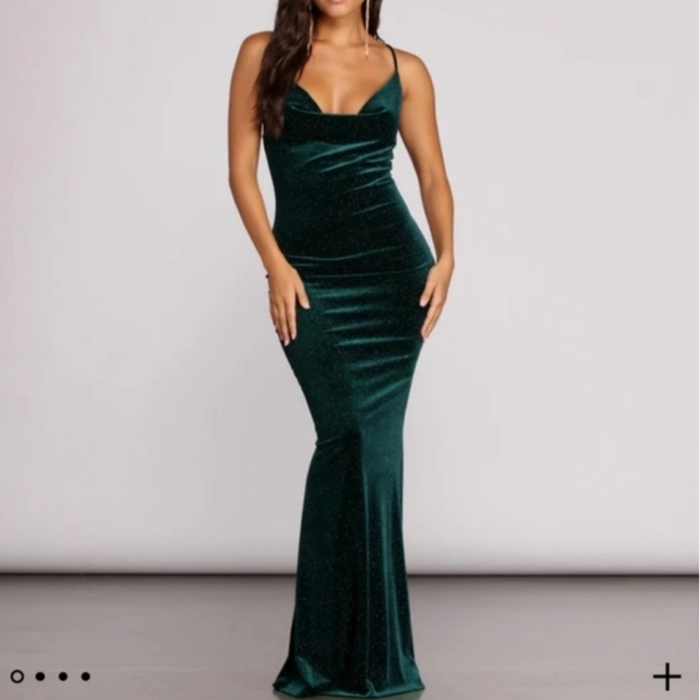Elegant Green velvety  Evening Dress